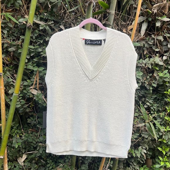 NWT 100% Cotton Parrish LA sleeveless v neck sweater (size xs) - Picture 1 of 5